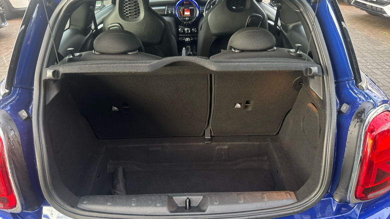 MINI Hatchback 2.0 Cooper S Sport II 3dr Petrol Hatchback